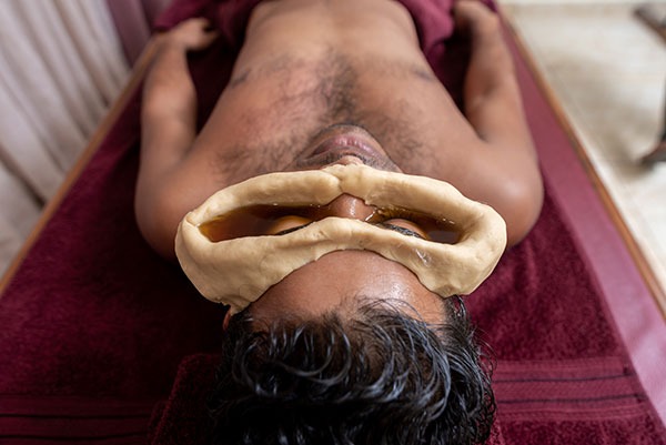 Shirodhara (Oil Pouring on Forehead)